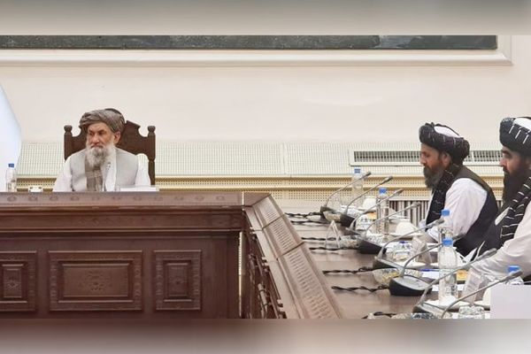 د طالبانو کابینې د کابل اداري کمپلېکس او روغتیايي کادرونو د کمښت ستونزې حل لپاره غونډه کړې