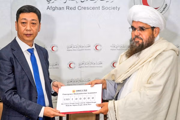 چین ۱۰۰ هزار دالر به طالبان کمک کرد