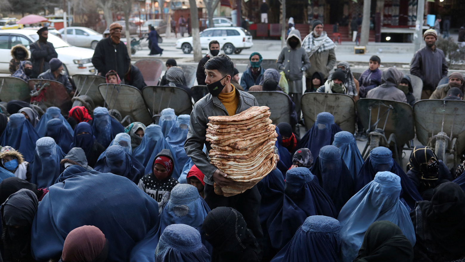 نیویارک ټایمز: افغانستان د تېرو ۲۵ کلونو پرتله اوس له تر ټولو لوی بشري ناورین سره مخ دی