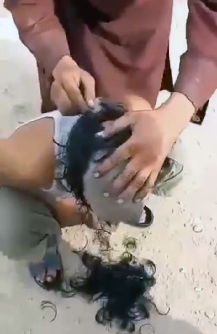 کندهار کې طالبان د هغو ځوانانو سرونه خرېیي چې موټرسایکل چټک ځغلوي