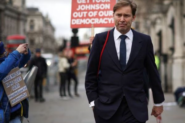 UK MP Ellwood Apologises for "Lauding" Taliban in Afghanistan