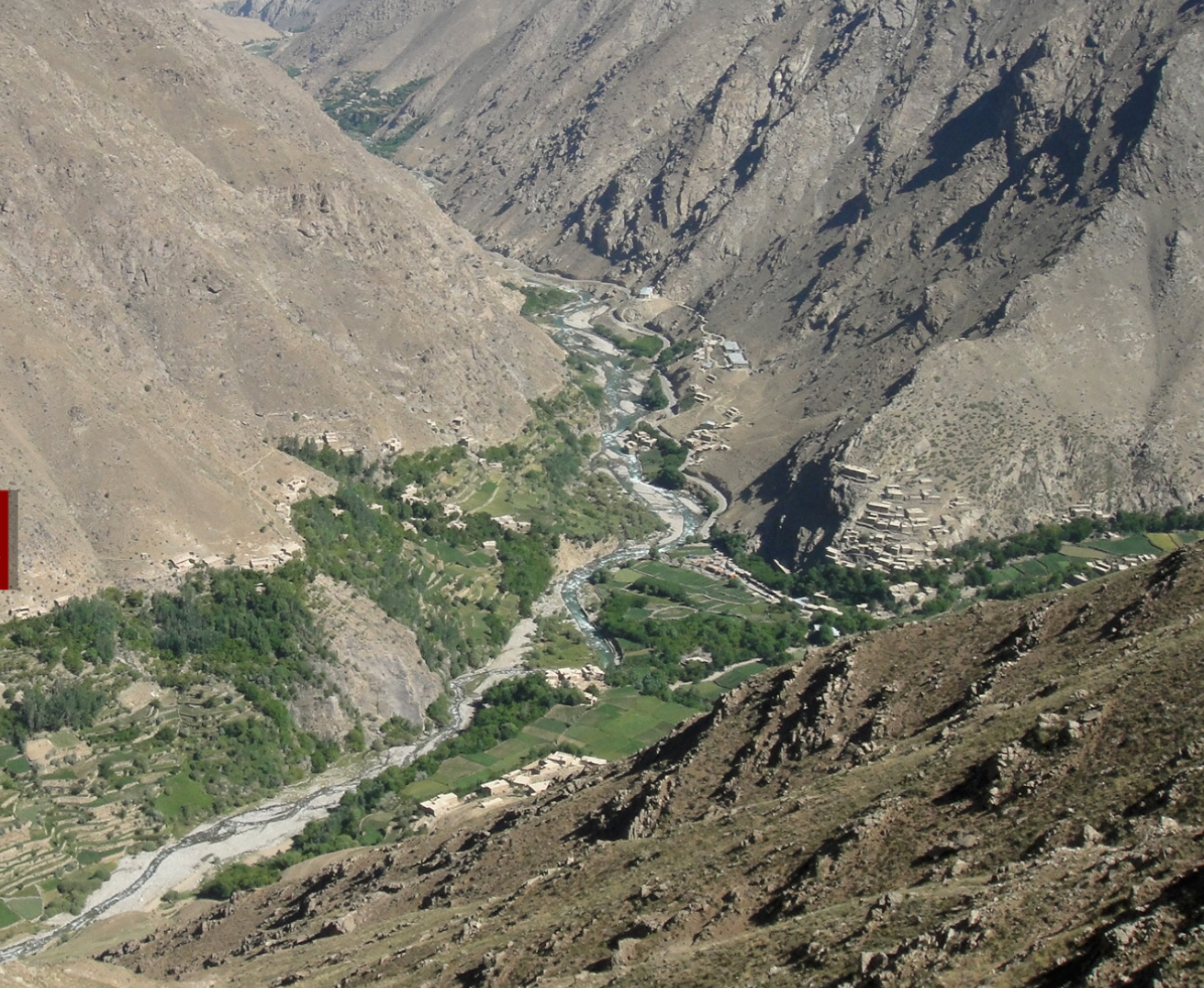 طالبانو په پنجشېر کې د تېرې ورځې د چاودنې په تړاو لسګونه کسان نیولي