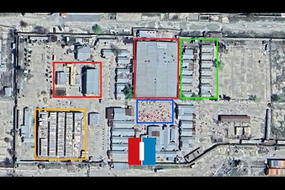 طعامخانه-خوابگاه درمانگاه امید و اتاق محافظان به رنگ سرخ نشانی شده و اتاق کاری کمپ امید به رنگ نارنجی - تصاویر قبل از حمله