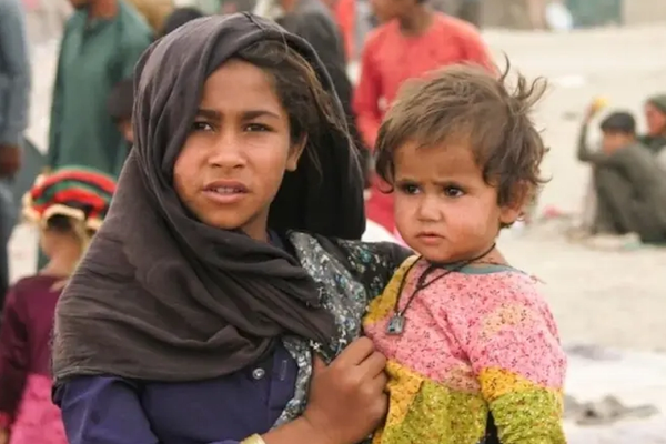 د ملګرو ملتونو نوې سروې؛ د افغان کډوالو کورنۍ ان تر پاکستانیانو هم لویې دي