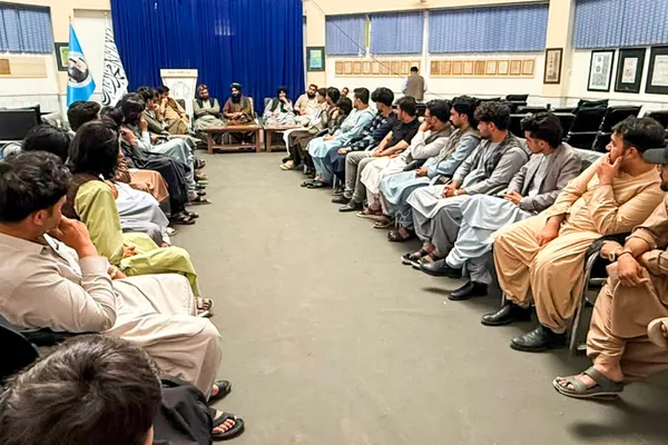 طالبانو له لاریونونو وروسته په هرات کې د ټولنیزو رسنیو له فعالانو سره ناسته کړې