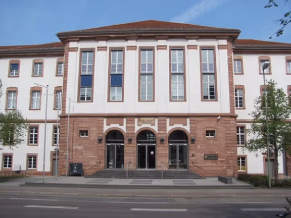 یک پناهجوی افغان در آلمان به اتهام قتل برادرش محاکمه میشود