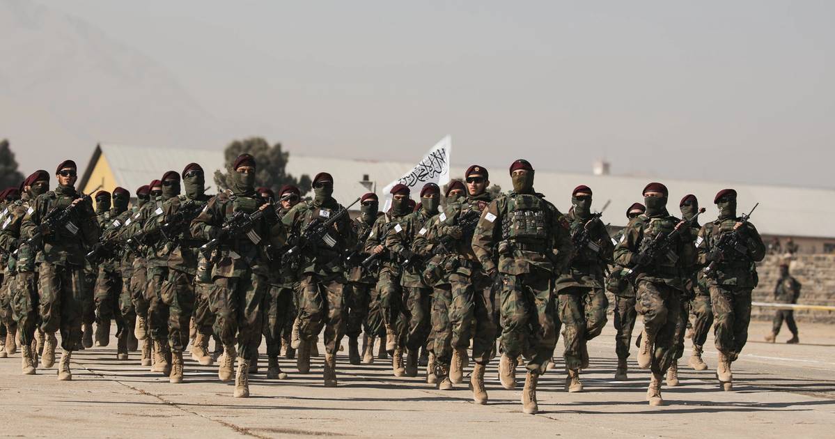 Taliban Graduates ‘Hundreds of Commandos’ As Tensions With Pakistan ...