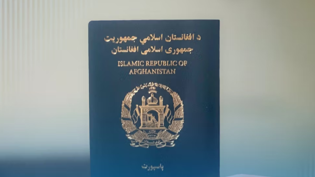 طالبان تحرم بعض الأفغان من حق الحصول على جواز سفر