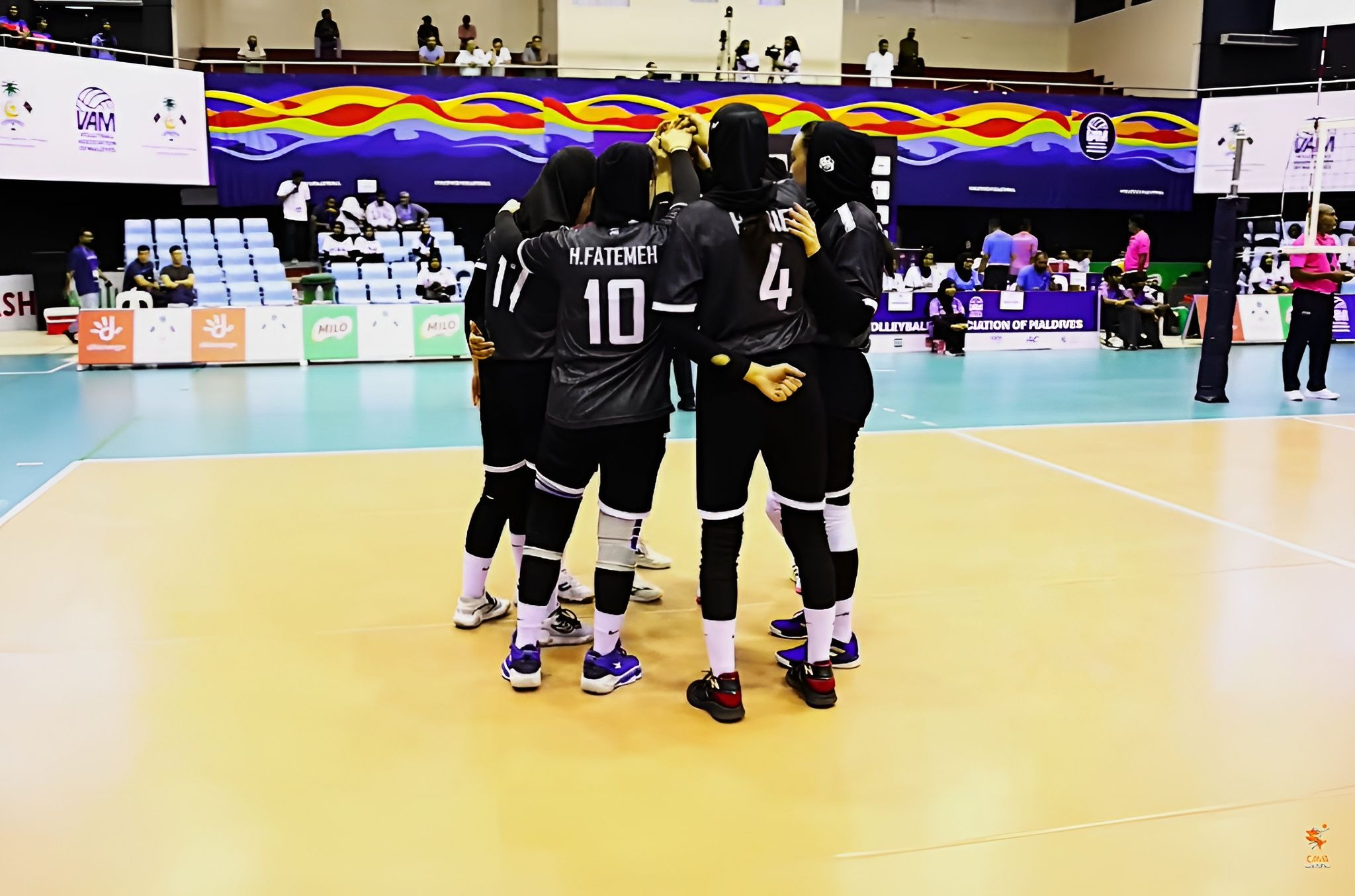 تیم والیبال زنان افغانستان در آغاز رقابت‌های آسیای مرکزی، مغلوب قرغیزستان شد