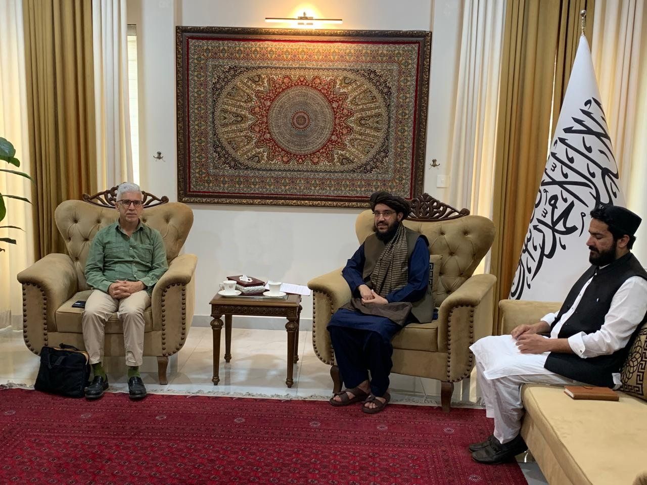 د طالبانو سفیر او د ملګرو ملتونو د کډوالو ادارې مشر د افغان کډوالو پر ستونزو غږېدلي