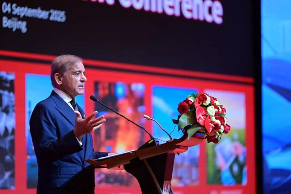د پاکستان او چین سوداګریزو شرکتونو د ۴.۲ میلیارده ډالرو په ارزښت تړونونه لاسلیک کړل