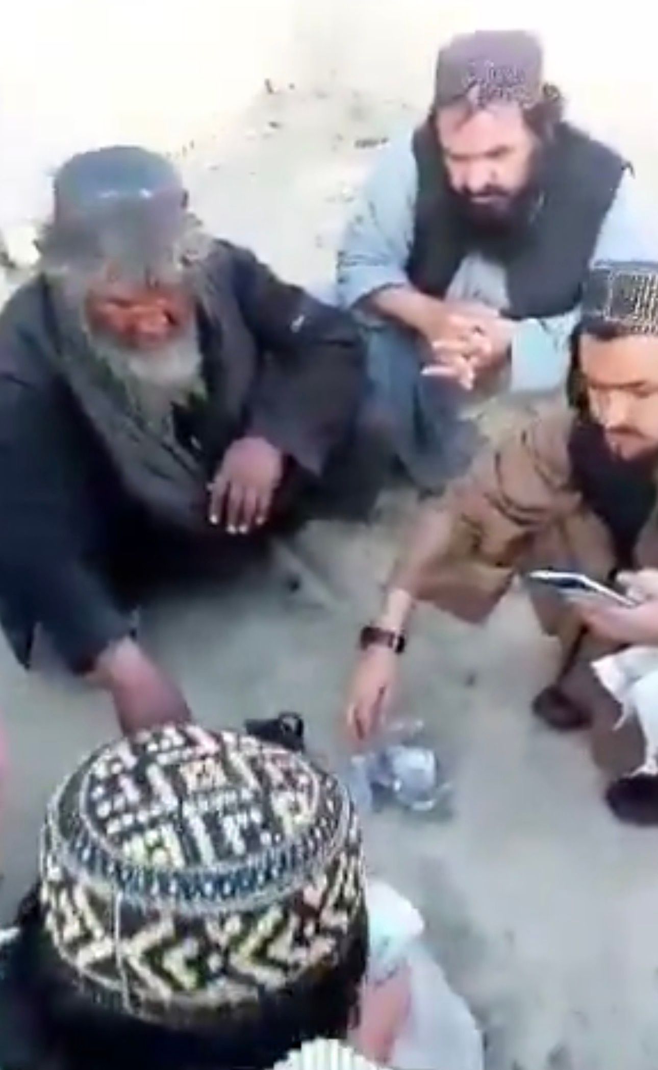 طالبانو په یو شمیر ولایتونو کې د «جاسوسۍ» له وېرې د رواني ناروغانو راټولول پیل کړي