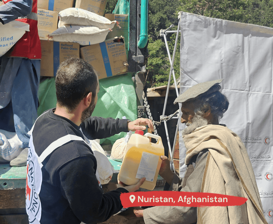 سره صلیب کمېټه: په نورستان کې ۱۷ زره کورنیو له اونیو انزوا وروسته مرستې ترلاسه کړي