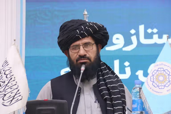 مسؤول في طالبان يدعو وسائل الإعلام إلى "كشف جرائم العقدين الماضيين"