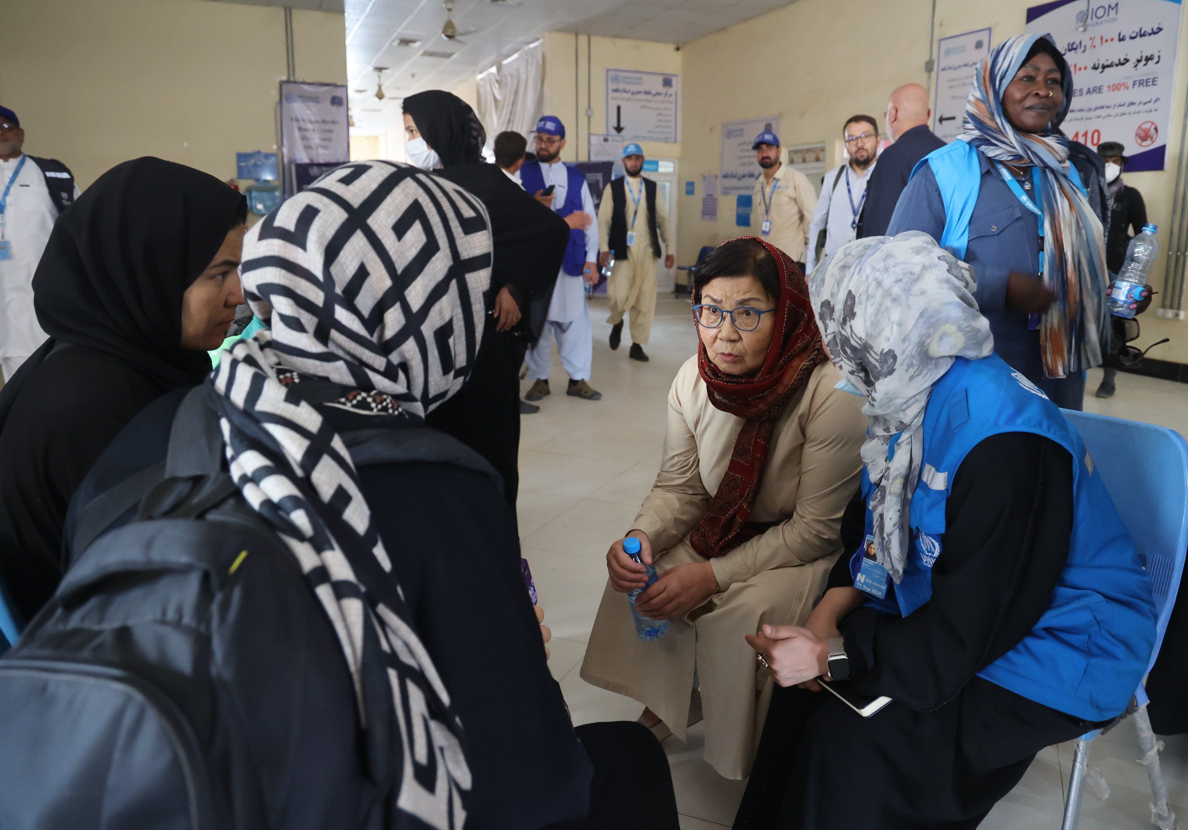 UN Envoy Warns Of Consequences Of Mass Afghan Returns, Urges Global Response