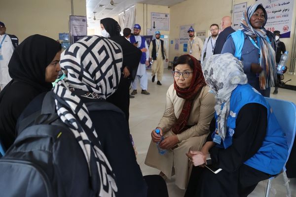 UN Envoy Warns Of Consequences Of Mass Afghan Returns, Urges Global Response