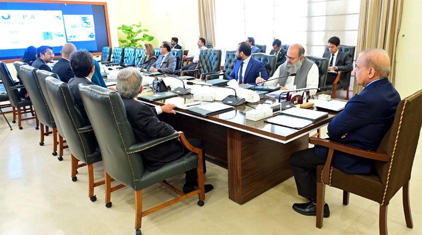 شهباز شریف: راتلونکو ۵ کلونو کې د صادراتو دوه چنده کولو لپاره دې عملي پلان جوړ شي