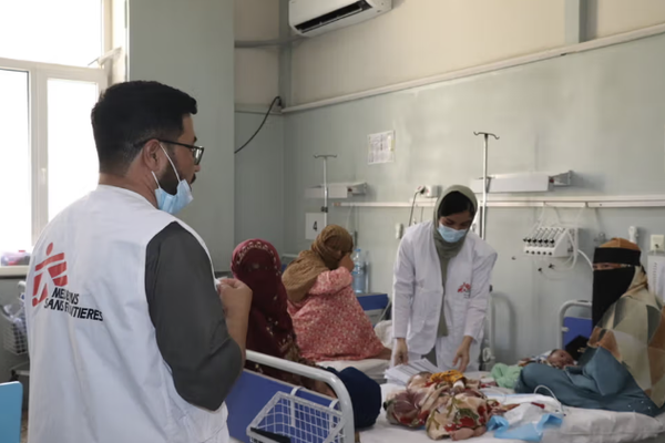 أطفال شمال أفغانستان يواجهون نقصاً في خدمات صحية ومراكز علاجية قريبة