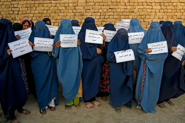 اوکراینۍ رسنۍ: پر ښځو د طالبانو بندیزونو د افغانستان نیمه ټولنه لهمنځه وړې ده
