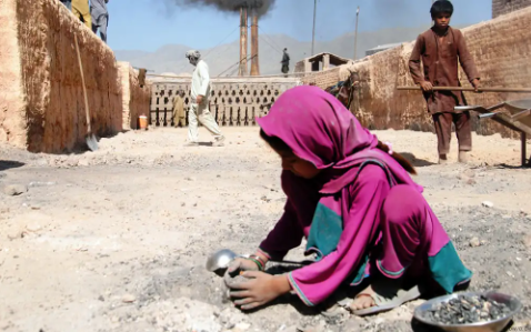 اروپايي ټولنې د ماشومانو نړېوالې ورځې په مناسبت له افغان ماشومانو سره خپلې ژمنې تازه کړې