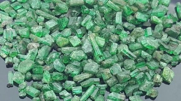 طالبان از فروش حدود چهار هزار قیراط زمرد پنجشیر خبر داد