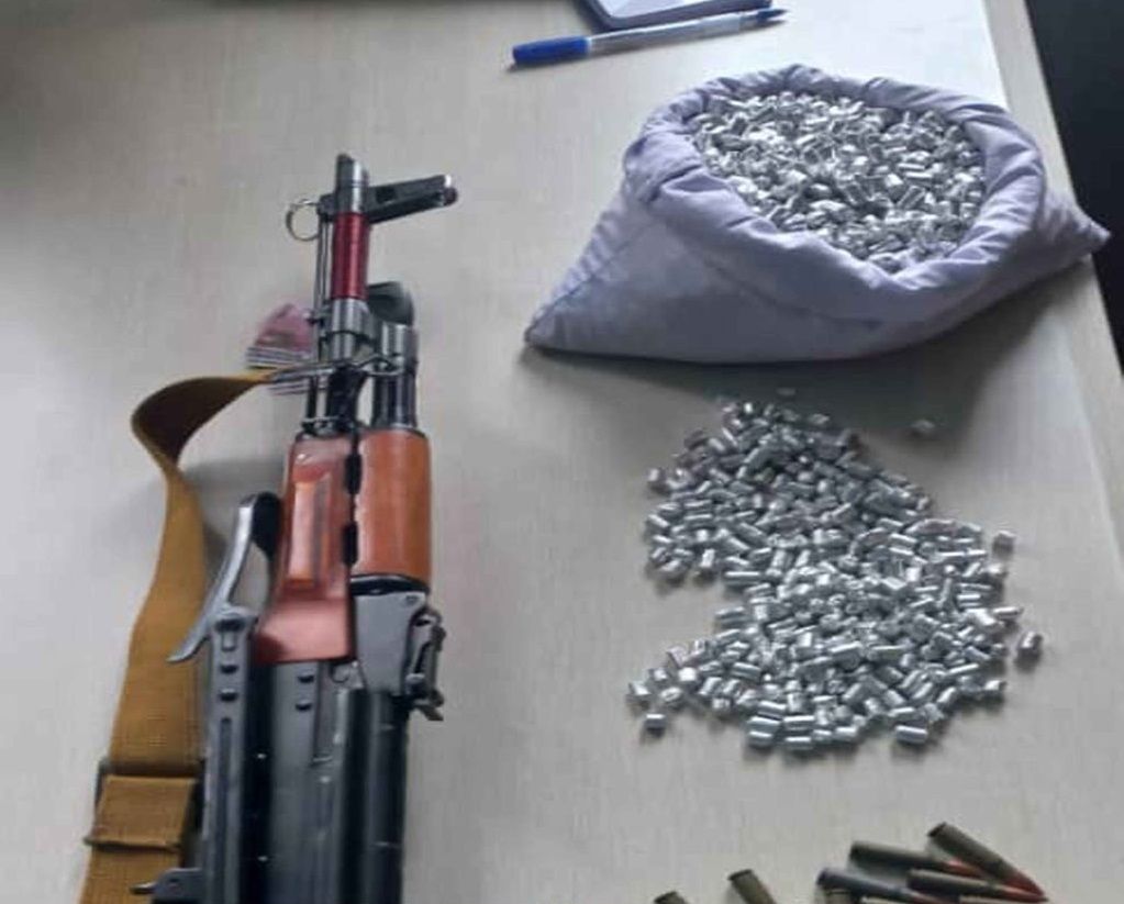 طالبان وايي چې په دریو ولایتونو کې یې نشه یي توکي او سلګونه لیټره شراب نیولي 