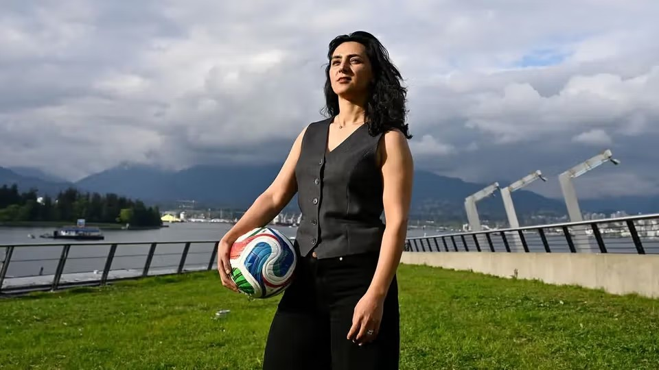 مجلة "تايم": قائدة المنتخب الأفغاني السابقة ضمن قائمتها لأكثر 100 شخصية مؤثرة في الرياضة