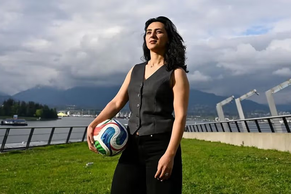 مجلة "تايم": قائدة المنتخب الأفغاني السابقة ضمن قائمتها لأكثر 100 شخصية مؤثرة في الرياضة