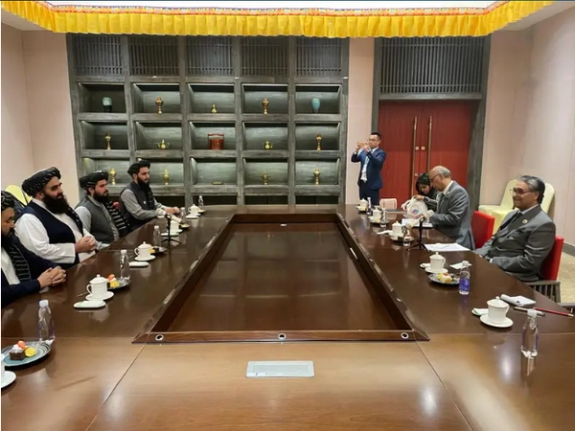 Pak & Taliban Foreign Ministers Meet in China