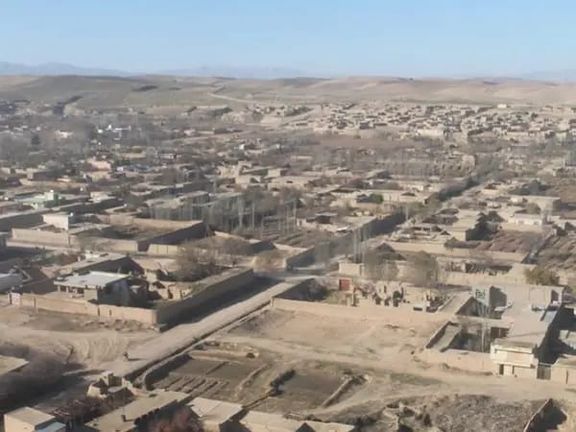 طالبانو په سرپل کې يو کس د «بداخلاقۍ» په تور په عام محضر کې په درو وهلی