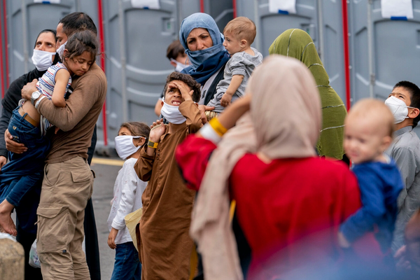 افغان اېواک د امریکا له دولت څخه د افغان پناهغوښتونکو د ځنډېدلې پروسې په تړاو وضاحت غوښتی