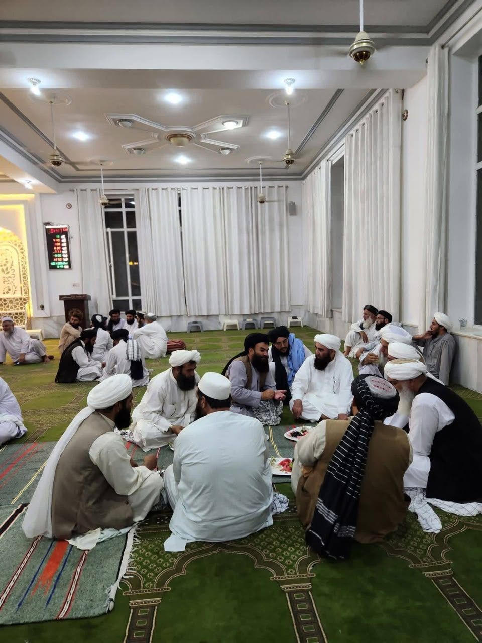 په کندهار کې د محتسبانو له بندیزونو سره هممهاله دیني عالمانو د تبلیغ دودیز کمپاین پیل کړی