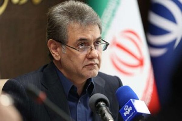ایراني چارواکی: د افغان کډوالو د روغتیا بیمې فیس د ایراني وګړو په پرتله ۸۰ سلنه لوړ دی