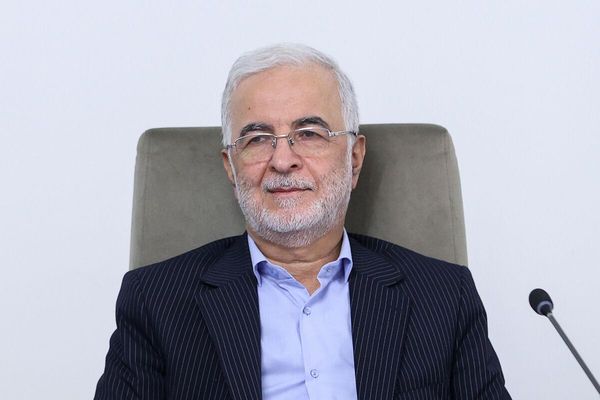 د ایران د کورنیو چارو وزیر وايي افغان کډوال د ایران له پرمختګ او ودې سره مرسته کوي