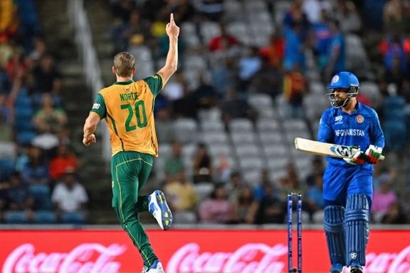 افریقای جنوبی با پیروزی مقابل افغانستان و بدون شکست به دیدار نهایی جام جهانی کریکت رسید