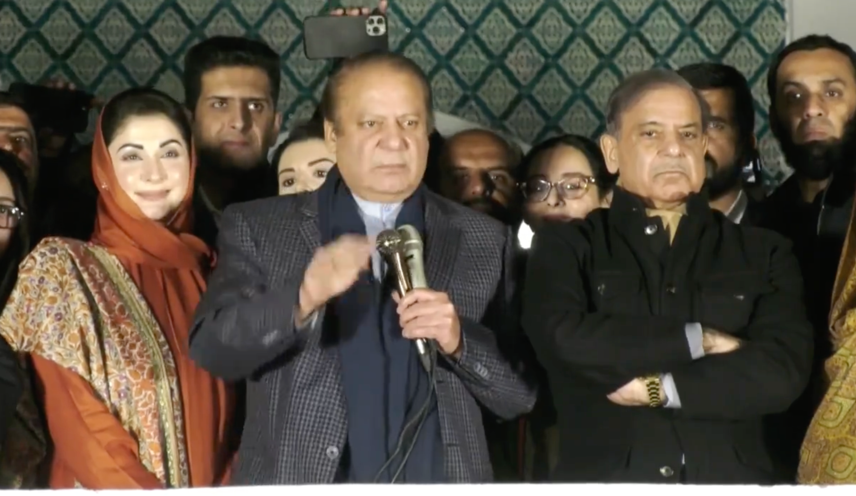 نواز شریف د حکومت جوړولو لپاره نورو ګوندونو ته بلنه ورکړه