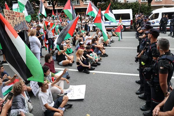 اعتراضهای حامیان فلسطین مسابقات دوچرخهسواری ولتا اسپانیا را به بحران کشاند