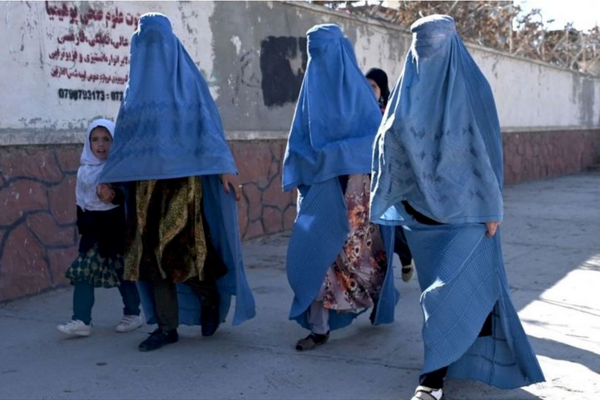 طالبان وایي په تېرو نږدې پنځو کلونو کې یې د ښځو اړوند ۱۰۰زرو قضیو ته رسېدنه کړې