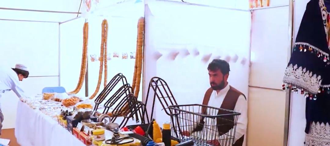 په زابل کې د کورنیو تولیداتو درې ورځنی نندارتون پرانیستل شو