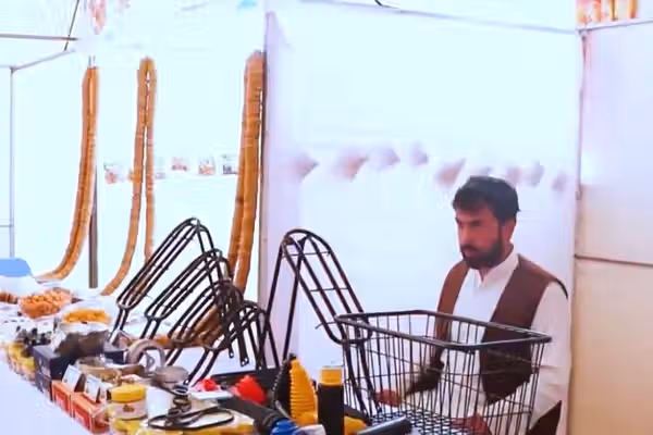 په زابل کې د کورنیو تولیداتو درې ورځنی نندارتون پرانیستل شو