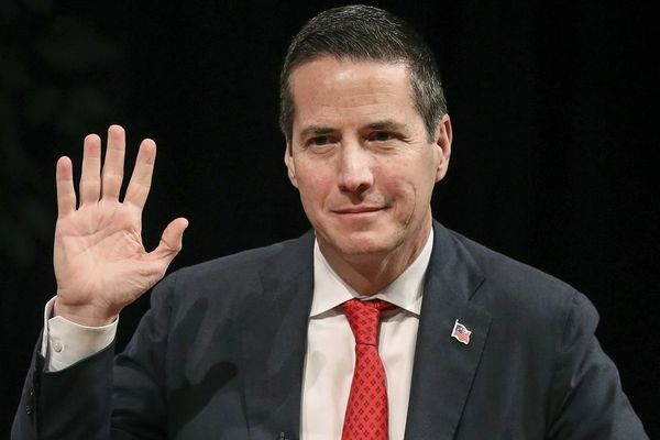 جمهوري غوښتونکي سناتور په امریکا کې د دوهګوني تابعیت د پای ته رسولو طرحه وړاندې کړه