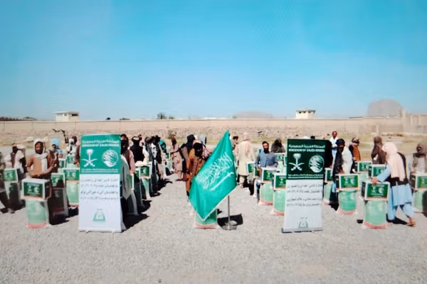 په کندهار کې زرګونو راستنو شویو کورنیو ته د سعودي لهخوا خوراکي مرستې ویشل شوي
