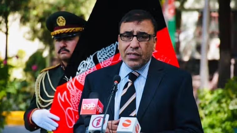 میاخېل: دوه سري پایتختونه او درې سرې جبهې افغانستان له بحران څخه نه‌شي اېستلای