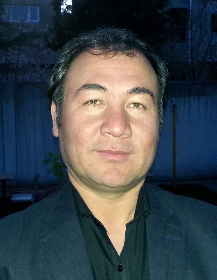 سخیداد هاتف، نویسنده و طنزنویس مدیر مسئول روزنامه اطلاعات‌روز شد