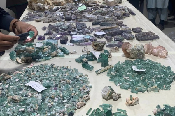 طالبانو په کونړ کې ۳۵کیلو ګرامه بېروج پلورلي دي