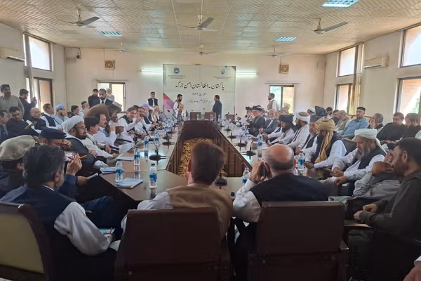 Tribal Jirga Convened In Peshawar To Seek Peace Between Taliban & Pakistan