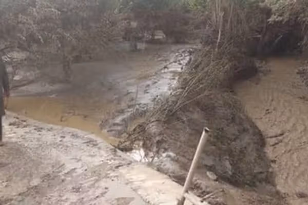 په لوګر کې د سختو سېلابونو له کبله شاوخوا ۳۰۰ کورونه ویجاړ شوي دي