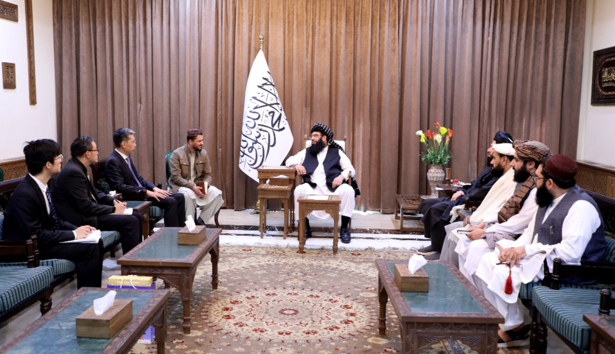 مولوي کبیر له چین څخه غوښتي چې د شانګهای سازمان په راتلونکې غونډه کې طالبانو ته بلنه ورکړي