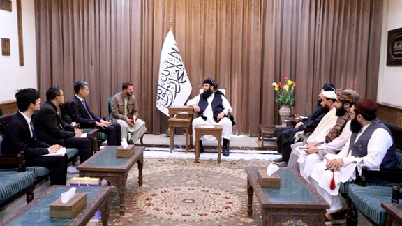 مولوي کبیر له چین څخه غوښتي چې د شانګهای سازمان په راتلونکې غونډه کې طالبانو ته بلنه ورکړي