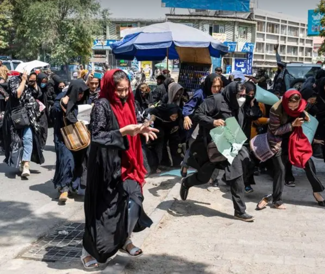 HRW Describes Mistreatment of Detained Afghan Women Protesters In New Report